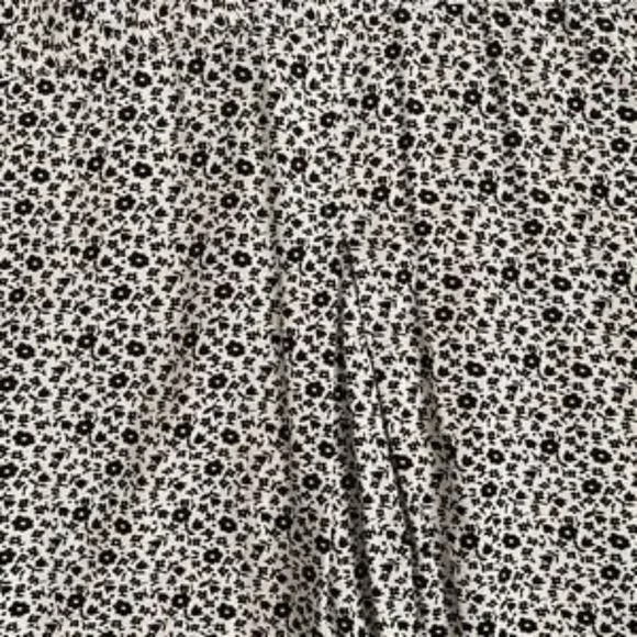 Velvet Heart Elisa Roll Tab Button-Down Black White Floral Pattern Blouse Size L - Picture 8 of 13